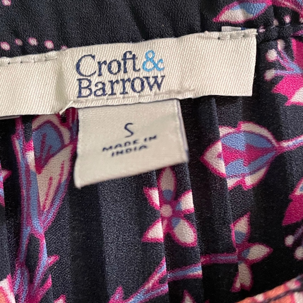 Size small blouse. - Picture 3 of 4